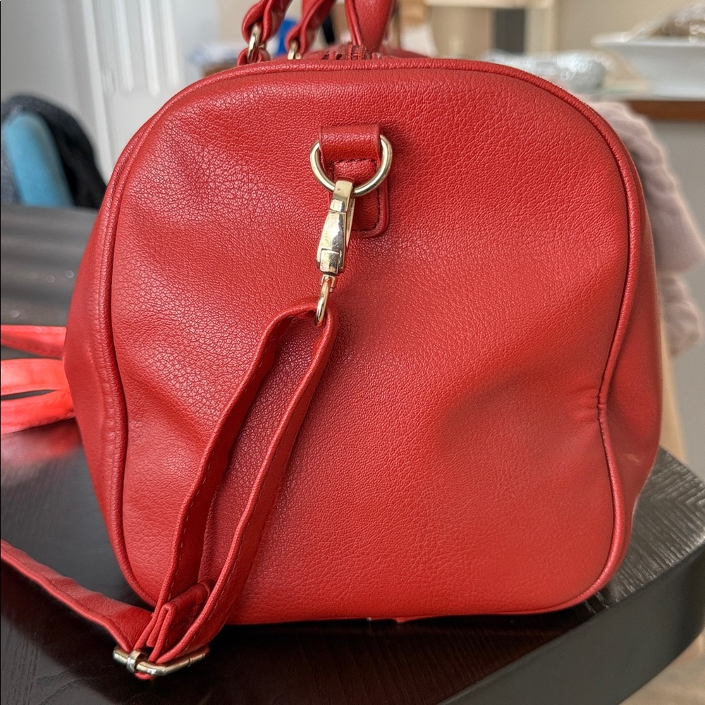 CAPRESE Stylish Red Handbag with Eyelet Design - Picture 6 of 16